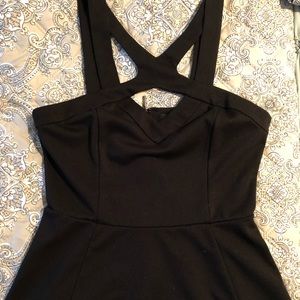 Black Cross-Cross Guess tank top